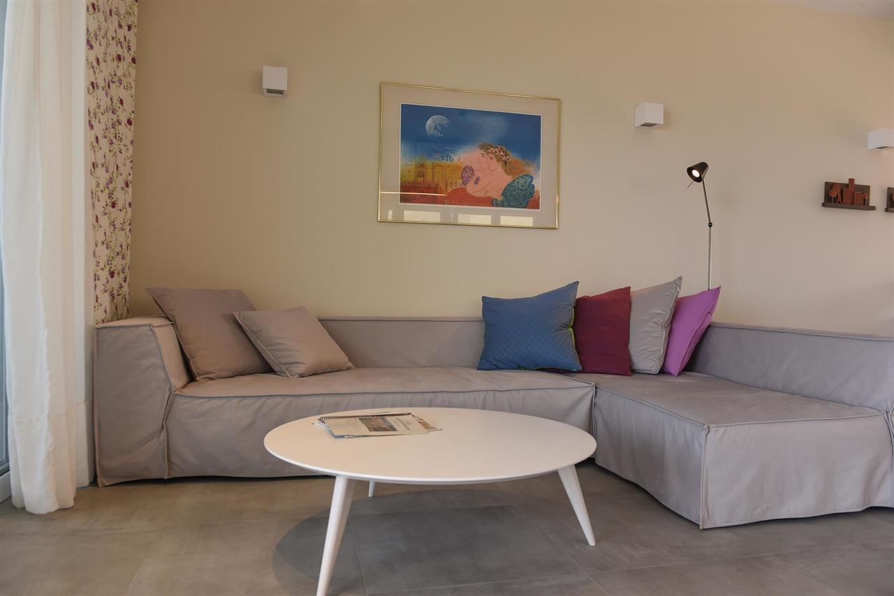 Rodia Beach Suites Kokkinos Pirgos Bagian luar foto