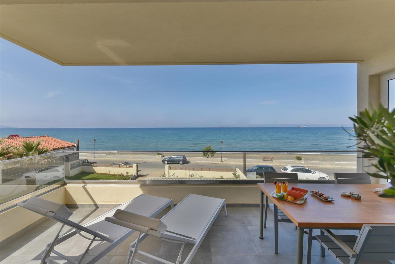 Rodia Beach Suites Kokkinos Pirgos Bagian luar foto