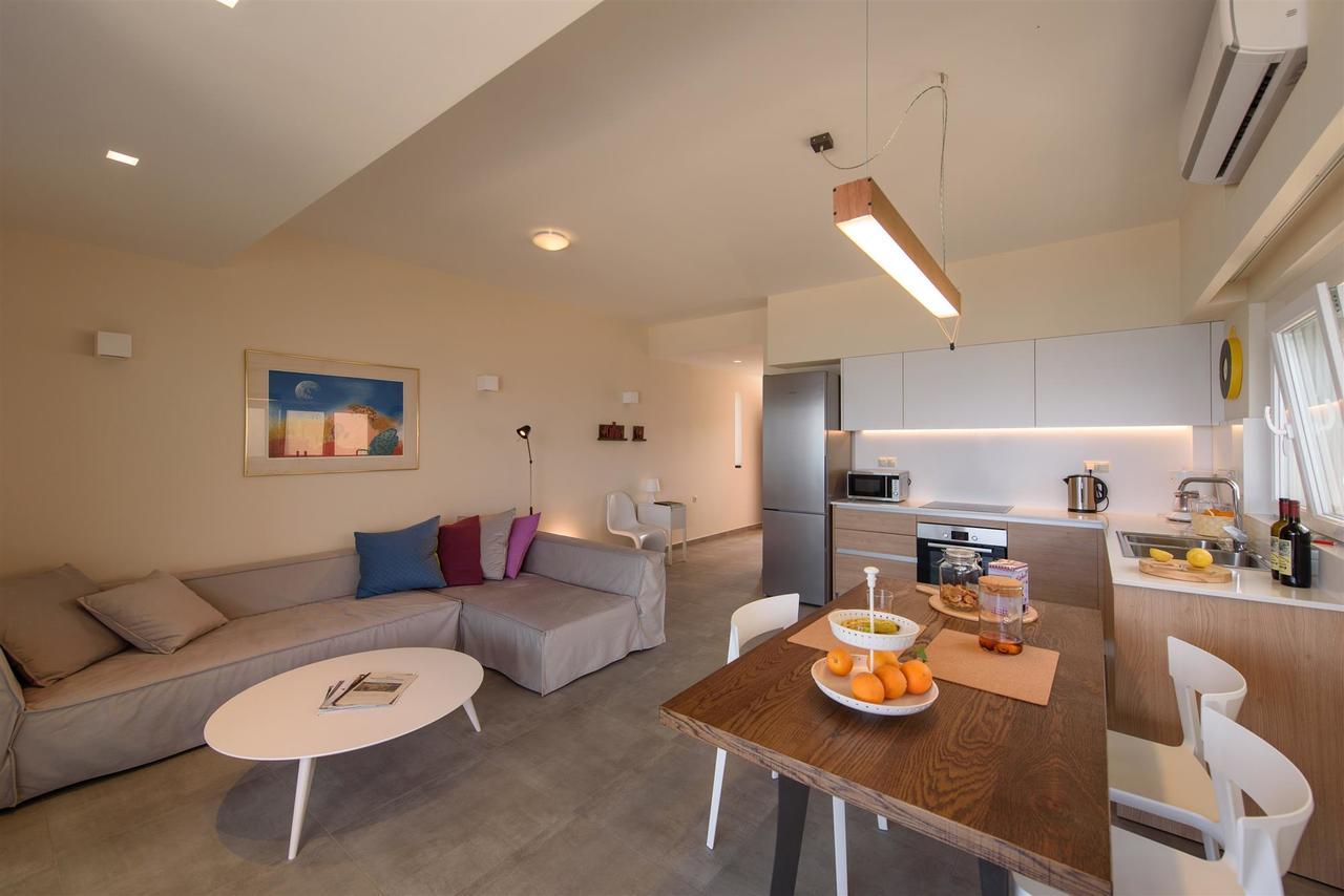Rodia Beach Suites Kokkinos Pirgos Bagian luar foto