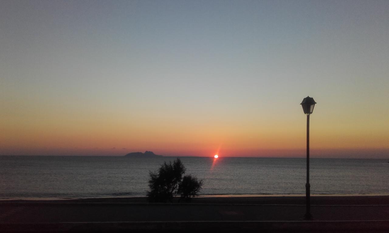 Rodia Beach Suites Kokkinos Pirgos Bagian luar foto