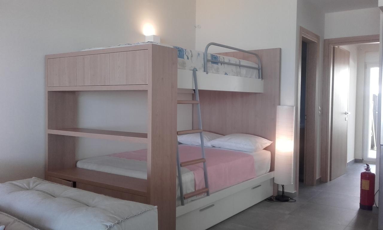 Rodia Beach Suites Kokkinos Pirgos Bagian luar foto