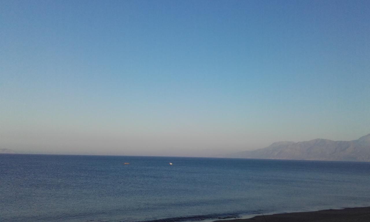 Rodia Beach Suites Kokkinos Pirgos Bagian luar foto